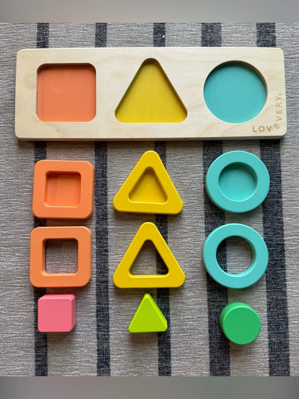 Lovevery | Geo Shapes Puzzle